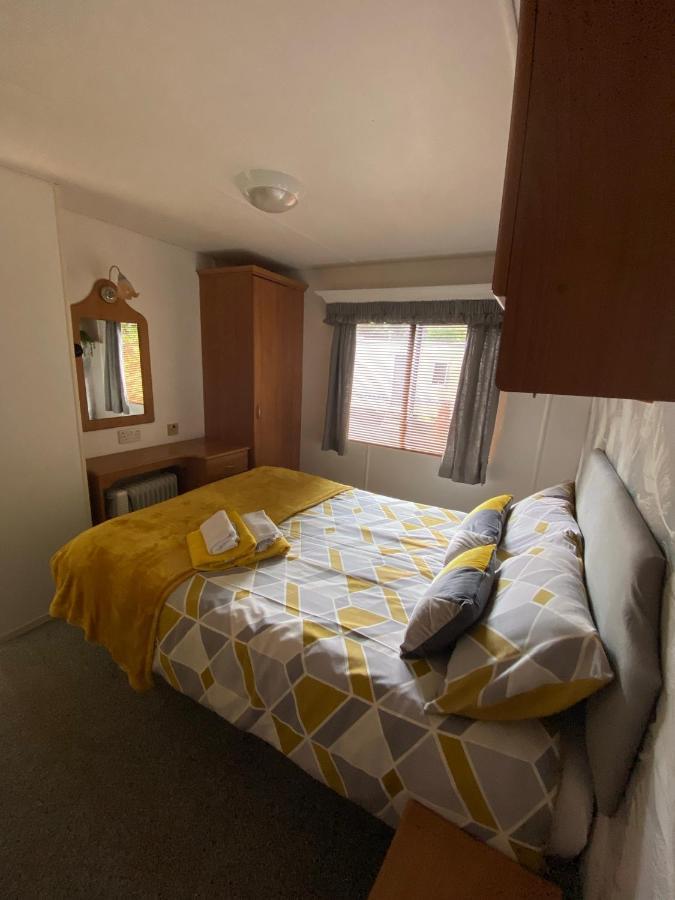 Unique Caravan With Outdoor Space Ballantrae Exterior photo