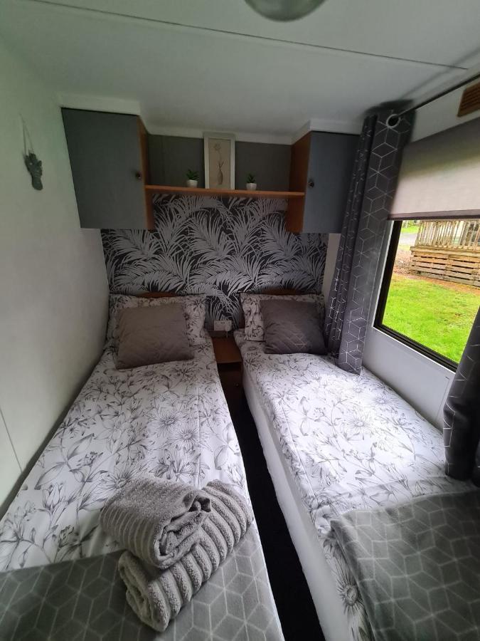 Unique Caravan With Outdoor Space Ballantrae Exterior photo