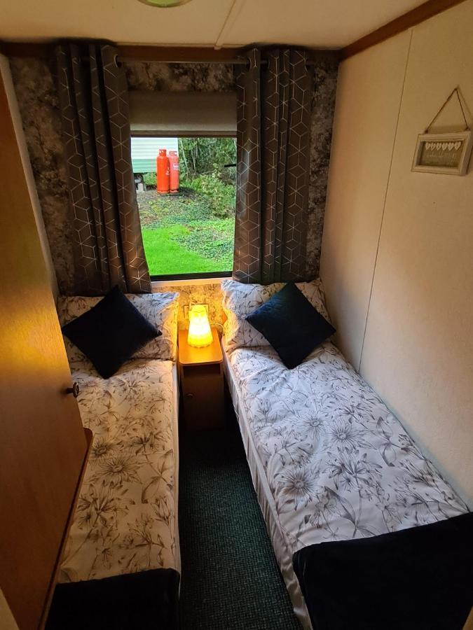 Unique Caravan With Outdoor Space Ballantrae Exterior photo