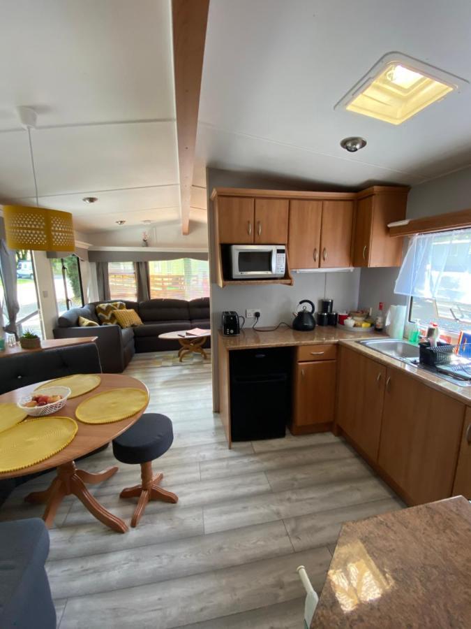 Unique Caravan With Outdoor Space Ballantrae Exterior photo