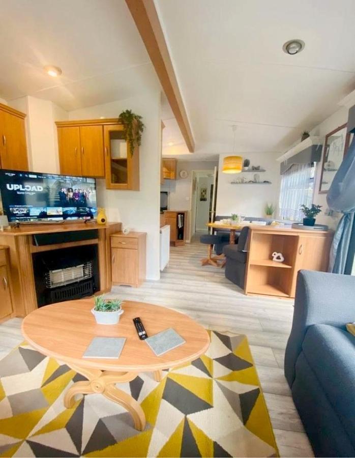 Unique Caravan With Outdoor Space Ballantrae Exterior photo
