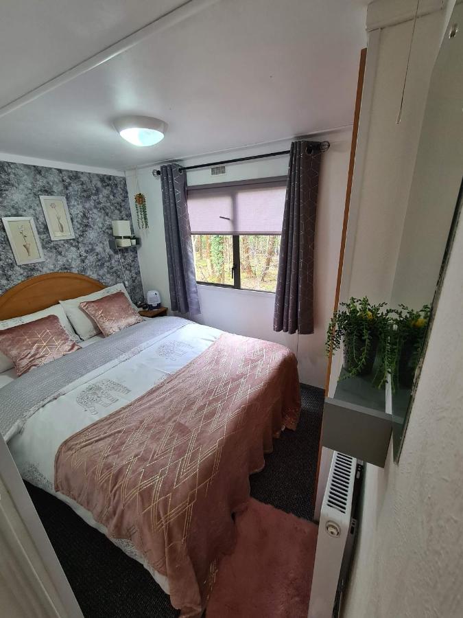 Unique Caravan With Outdoor Space Ballantrae Exterior photo