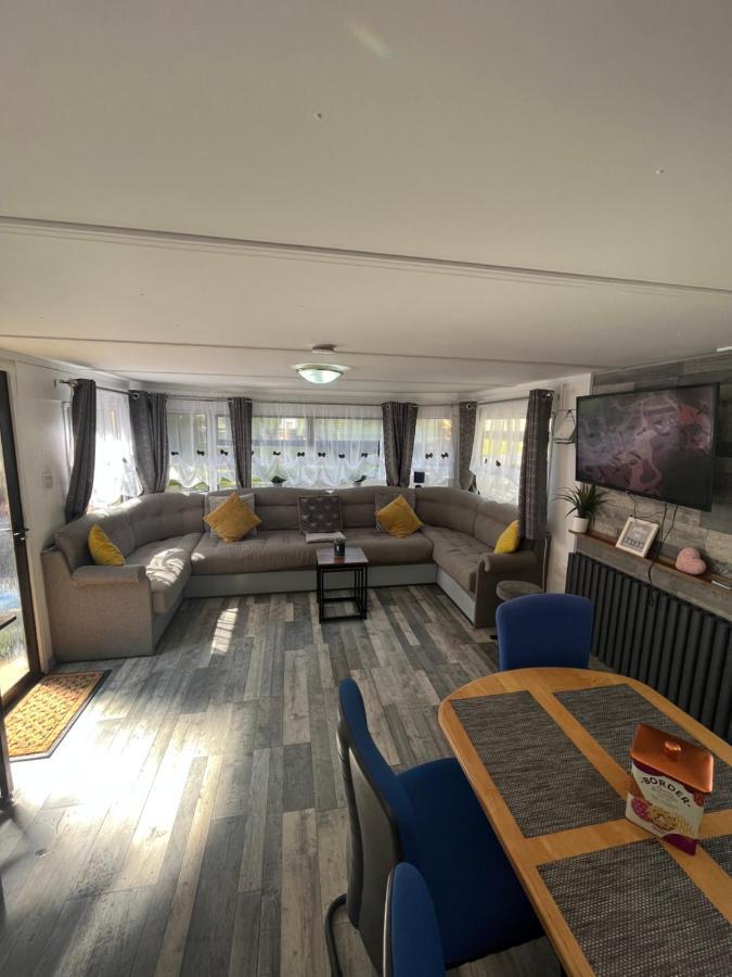 Unique Caravan With Outdoor Space Ballantrae Exterior photo