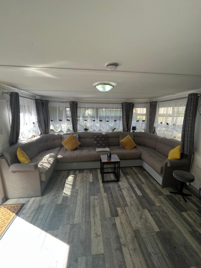 Unique Caravan With Outdoor Space Ballantrae Exterior photo